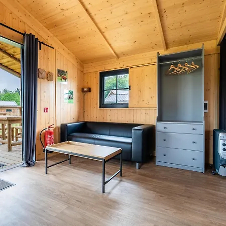 Lodge Ecau - Logement Insolite A 30km De Pairi Daiza