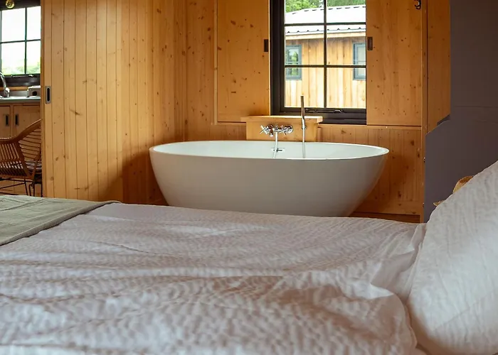 Ecau - Insolite à 30km De Pairi Daiza Lodge *